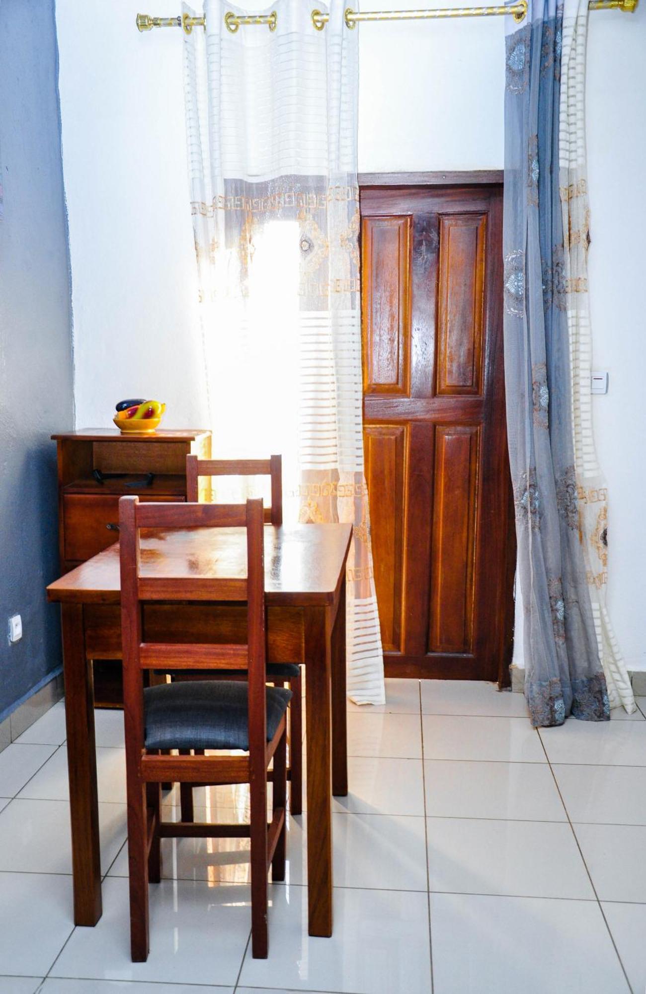 Les Logis De Nouvelle Route Bastos Apartment Yaoundé Екстериор снимка